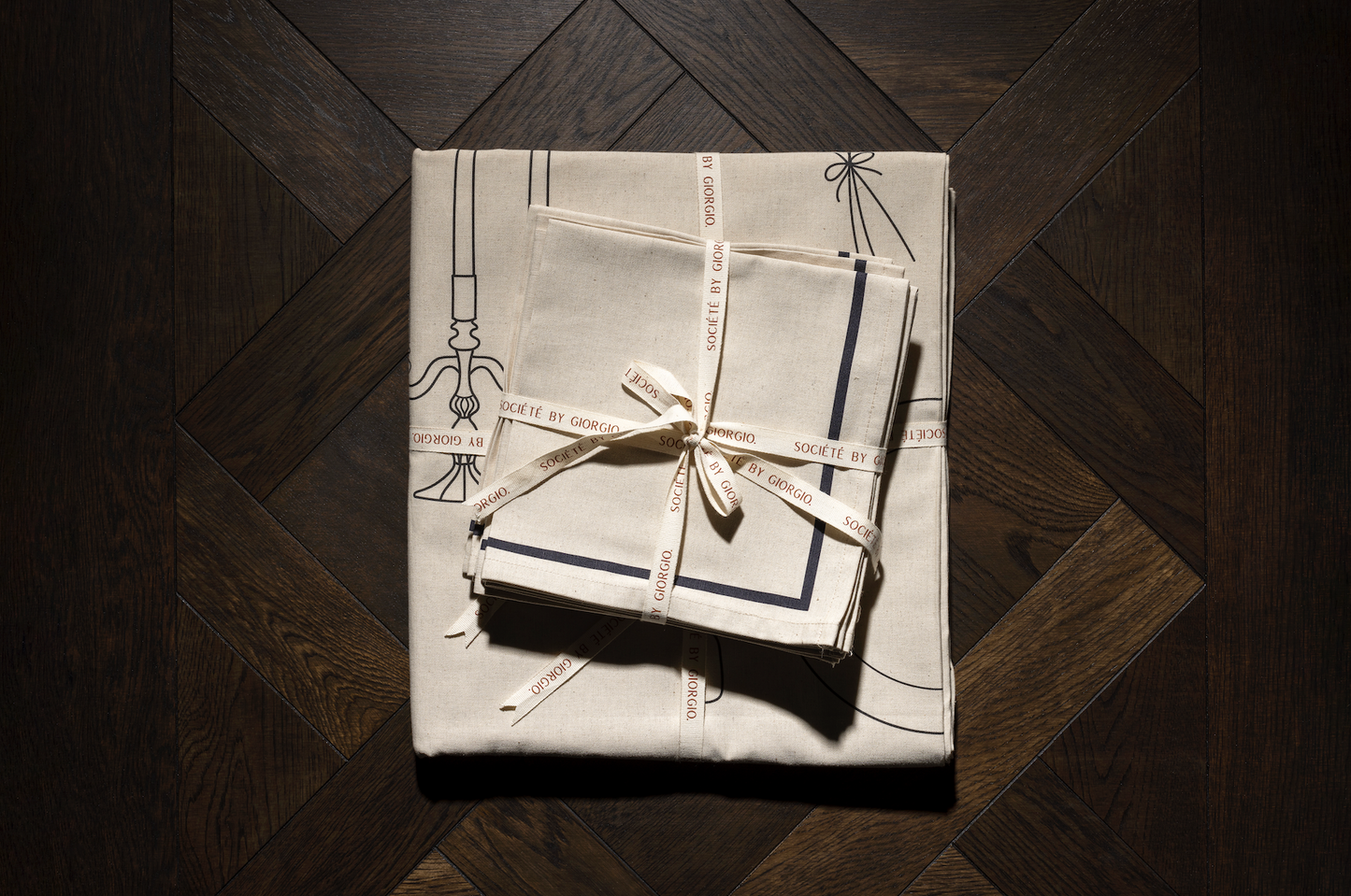 Posh Plate Tablecloth - 10-12 Seater